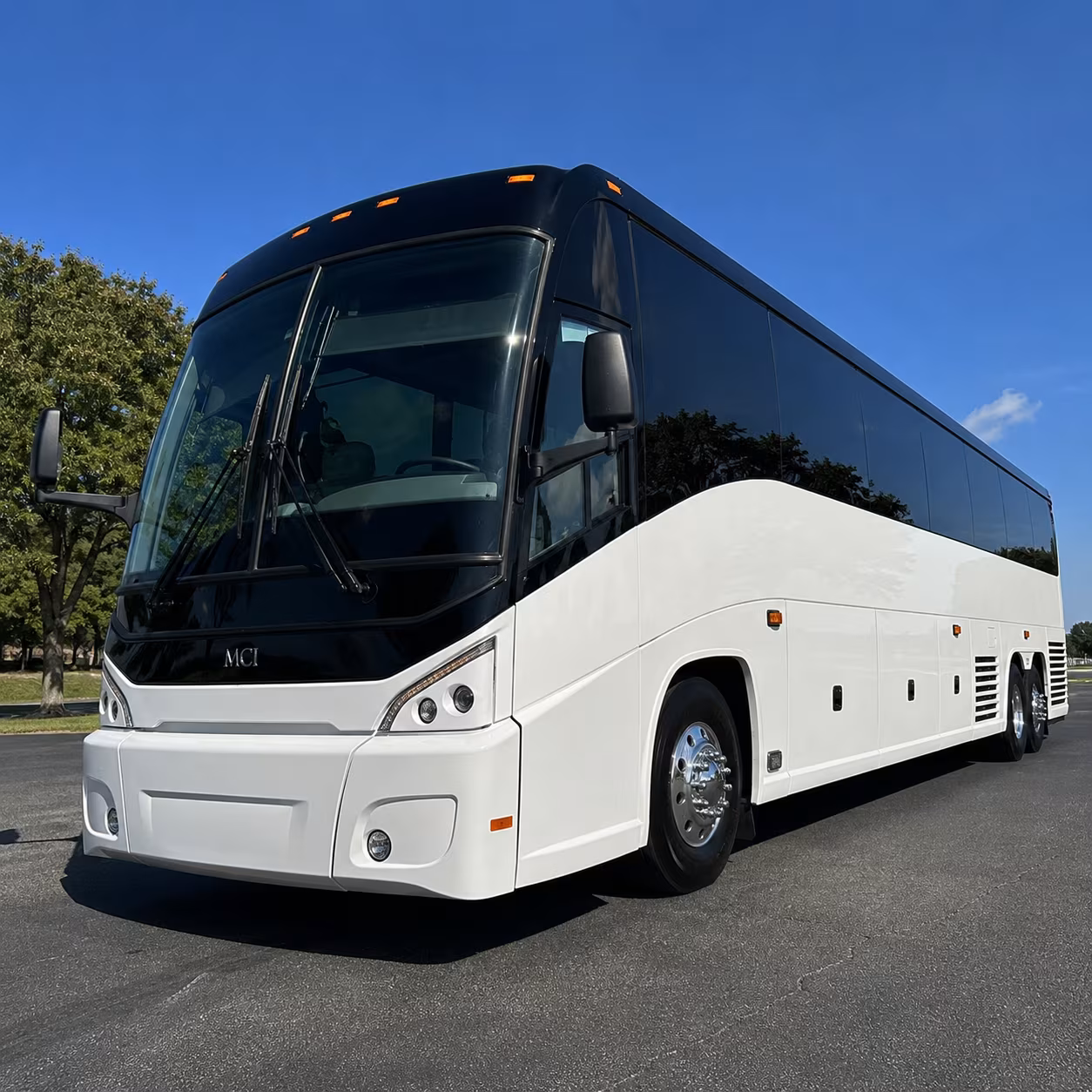 group bus rentals to cascades amphitheater for tigard concert fans