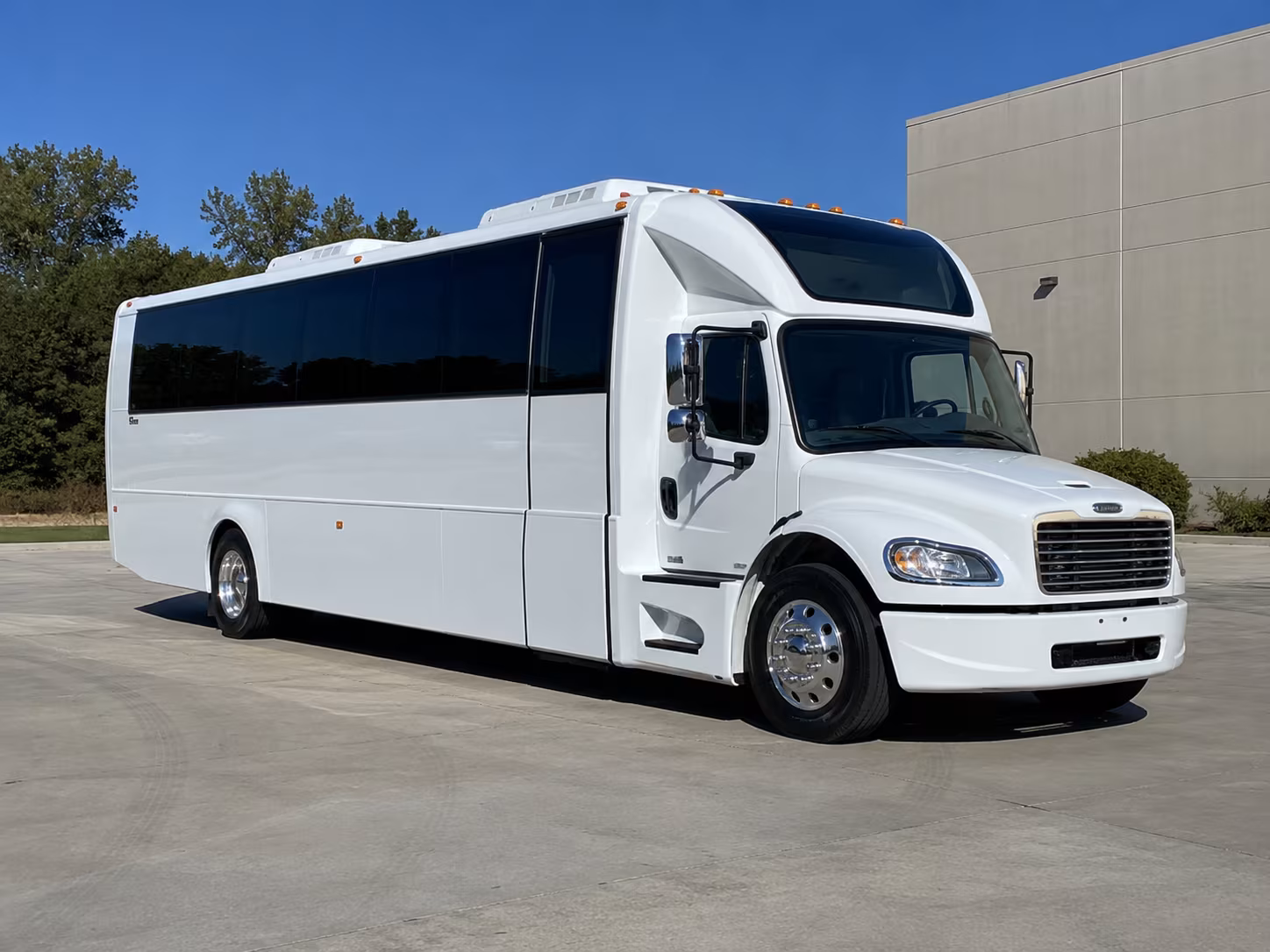 tigard 28 passenger party bus